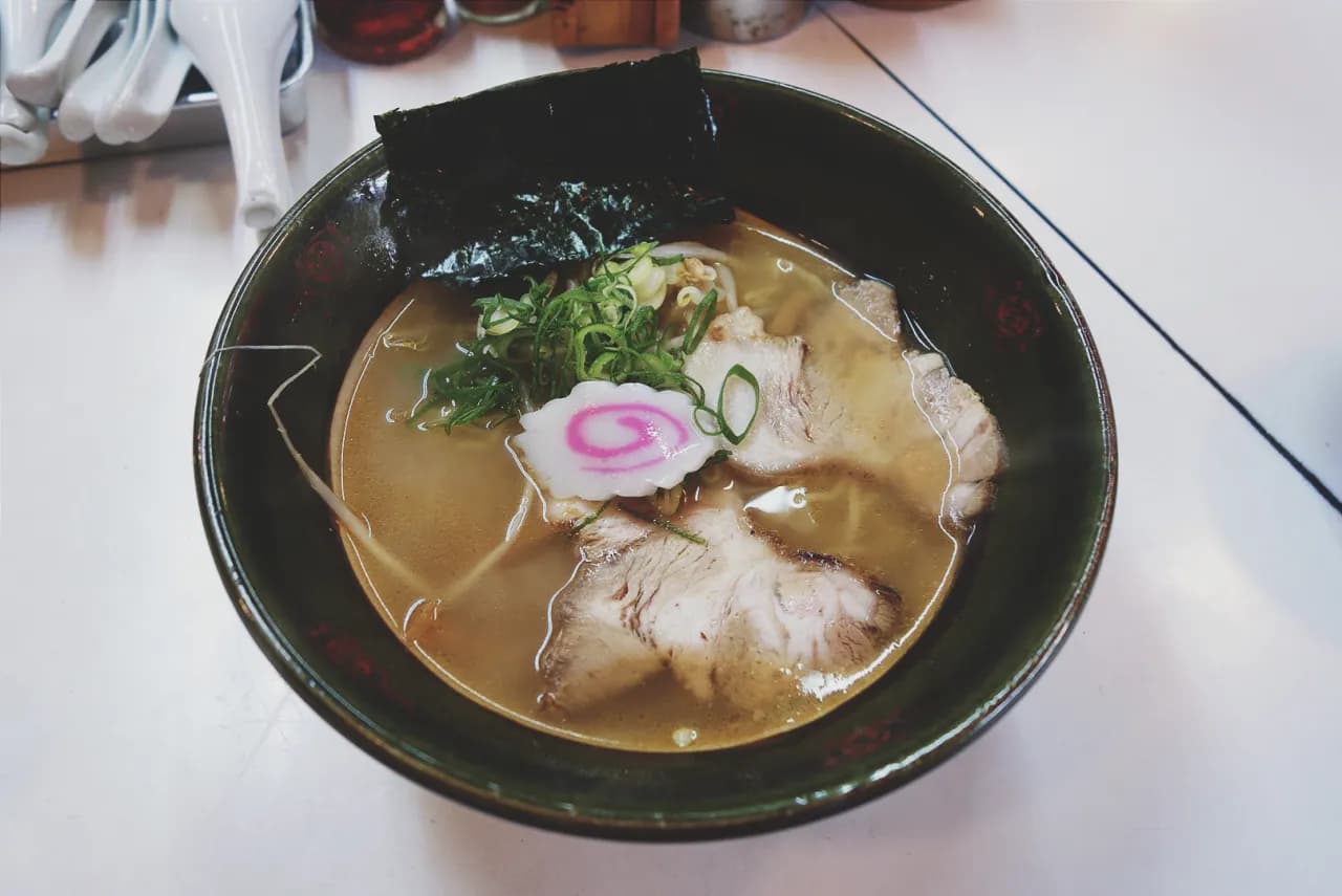 Ile kosztuje ramen w Japonii? Ceny, które zaskoczą każdego smakosza Ile kosztuje ramen w Japonii? Ceny, które zaskoczą każdego smakosza