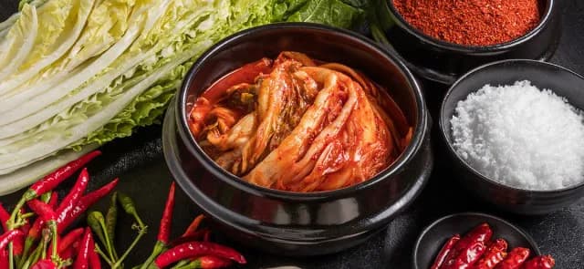 Kimchi jak smakuje - odkryj wyjątkowe smaki i aromaty tej potrawy Kimchi jak smakuje - odkryj wyjątkowe smaki i aromaty tej potrawy