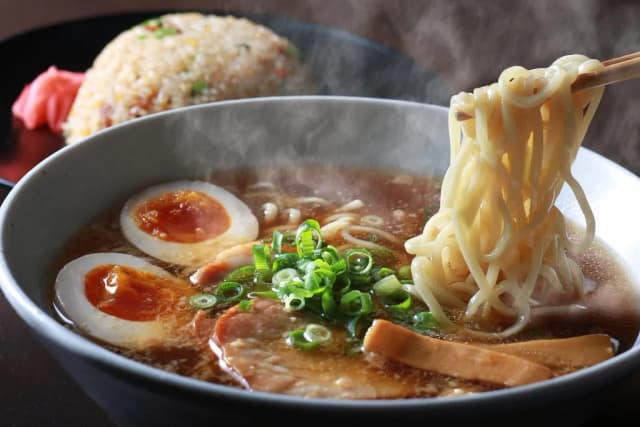 Jak smakuje ramen? Odkryj niezwykłe smaki i aromaty tej zupy Jak smakuje ramen? Odkryj niezwykłe smaki i aromaty tej zupy