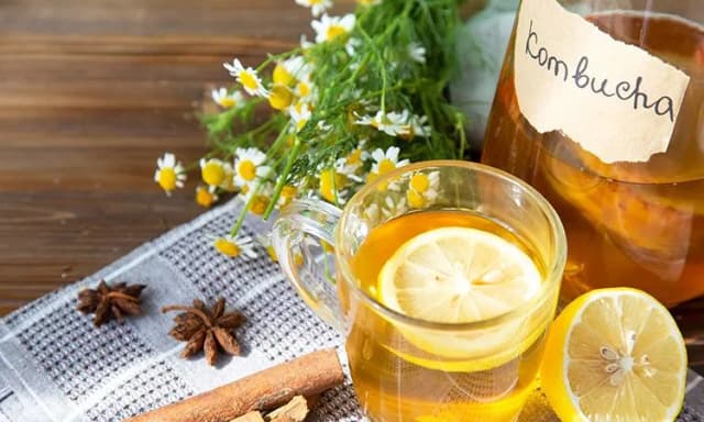 Czy kombucha jest zdrowa? Poznaj korzyści i zagrożenia dla zdrowia Czy kombucha jest zdrowa? Poznaj korzyści i zagrożenia dla zdrowia