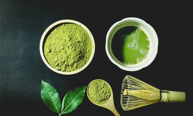 Czy matcha to zielona herbata? Odkryj jej właściwości i różnice Czy matcha to zielona herbata? Odkryj jej właściwości i różnice